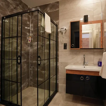 Sevilla Otel Kuşadası